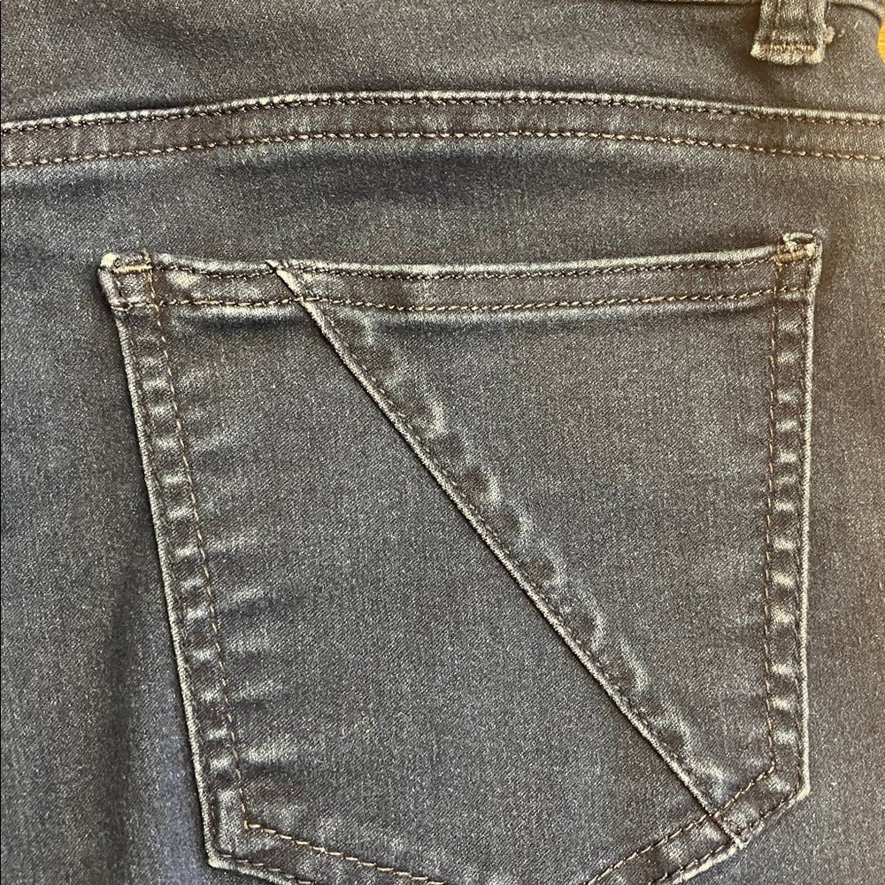Women's Size 10 Mid Rise Lee Riders Bermuda Shorts - Picture 8 of 9